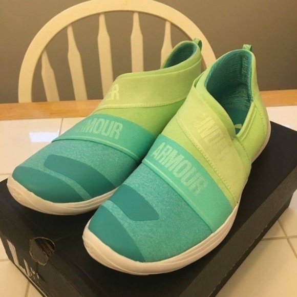 BRAND NEW girl under armour street precision slip on shoes size 6Y - Picture 5 of 6